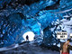 A gente não disse que a Islândia é cheia de lugares incríveis? Pois sim: essa é a Caverna de Cristal, que fica no Parque Nacional Skaftafell, que fica entre Kirkjubæjarklaustur e Höfn. Ah, sim, na islândia os nomes são assim, esquisitos!