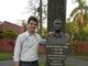 Neto do ex-governador Paulo Pimentel, o tucano Eduardo Pimentel foi candidato a deputado estadual pelo Paraná em 2010, quando conseguiu 20 mil votos, número insuficiente para conseguir uma das 54 cadeiras da Assembleia Legislativa.