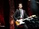 O cantor Nick Jonas, integrante do grupo Jonas Brothers, é portador de diabetes tipo 1 desde 2005. Nick fala abertamente sobre o assunto e não à toa a canção “A little bit longer" faz referência ao diabetes do músico