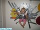 O site Weird Palace fez uma compilação com fotos de algumas das piores babás do mundo. Eles começaram com uma foto que circula na internet há pelo menos 10 anos. A foto é velha, a gente sabe. Mas não é por isso que a gente contrataria como babá a pessoa que pensou em grudar um bebê na parede, certo?