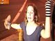 Drew Barrymore vem de uma linhagem de atores famosos. Seu tio-avô, Lionel Barrymore, ator lendário dos primórdios de Hollywood, era um cachaceiro notório e, numa dessas, chegou até a roubar cadáver de necrotério pra pegar preça em amigo. Drew, por enquanto, está na fase de chacoalhar os bracinhos