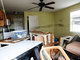 A imagem mostra o interior de uma das casas de Ortley Beach destruído pela tempestade Sandy