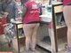 Calma, gente. Ela tá de calça, sim! Tá? Difícil essa!
