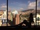 Mesmo quando ela está no hotel, continua tirando fotos