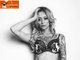 Essa mulher deve ter o mesmo problema da <a href="http://noticias.r7.com/esquisitices/fotos/barbie-humana-diz-que-tem-pescoco-torto-veja-fotos-e-comprove-26112012"><b>barbie humana</b></a>, que tem um pescoço que não aguenta o peso da própria cabeça. Viu <b><a href="http://noticias.r7.com/esquisitices/fotos/barbie-humana-diz-que-tem-pescoco-torto-veja-fotos-e-comprove-26112012">isso</a></b>?<br><br><br>