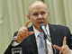 <b>Guido Mantega —</b> O ministro da Fazenda está entre os políticos do alto escalão mais bens pagos do Executivo federal. Além do salário mensal de R$ 19,8 mil líquidos, ele ganha um adicional por fazer parte do Conselho de Administração da Petrobras. Esses adicionais, chamados de jetons, chegam a quase R$ 16,5 mil por mês