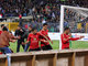 Muitos deles
partiram para a agressão, atacando os jogadores e a torcida do Al Ahly, o que
acabou provocando uma briga generalizada dentro do estádio. O tumulto foi agravado pela crise política que o país vivia (e ainda vive até hoje). Após a tragédia, milhares de egípcios foram às ruas protestar contra a Junta Militar que comandava o país então<br>