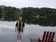 Se o lago estiver um pouquinho congelado, não é uma boa ideia fazer isso, não!