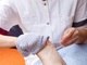

Outra
dica importante é após
o banho secar bem entre os dedos dos pés. Se
preferir, recorra à ajuda de um secador de
cabelo, que pode prevenir frieiras e micoses

