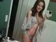 Ao contrários dos internautas, a musa da reflexão,&nbsp;Angie Varona, se arrependeu das fotos tiradas, mesmo com o mundo perigando acabar!<b><a href="http://http://noticias.r7.com/esquisitices/fotos/musa-da-reflexao-se-arrepende-de-fotos-sensuais-20122012"> Conheça a gata e suas fotos aqui! &nbsp;&nbsp;</a></b>