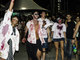 Centenas de
pessoas se reuniram na sexta-feira (21) para a 6ª Zombie Walk, pelas ruas de
Recife (PE)&nbsp;