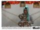 Sonali Mukherjee teve o rosto totalmente desfigurado aos 17 anos por um pretendente recusado por ela. Segundo informações do tabloide britânico Daily Mail, ele se juntou com alguns amigos, entraram na casa da moça e jogaram o ácido em seu rosto enquanto ela estava dormindo 