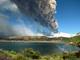 No sábado (foto), o vulcão Copahue, localizado na região de Bio Bio, começou a cuspir uma nuvem de cinzas incomum, o que alertou vizinhos<br><br>