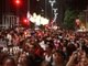 A decoração de Natal especial da avenida Paulista atraiu uma multidão na noite deste domingo (23)