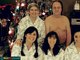 Essa coisa de papai posar pelado na foto de Natal tem alguma explicação plausível ou é só esquisitices mesmo?