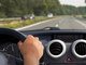 O maior risco durante longas viagens é ocorrer uma <a href="http://noticias.r7.com/saude/Onibus+poderao+ter+alerta+a+passageiros+para+evitar+trombose-22112012">trombose
venosa</a>, com o deslocamento de coágulos e obstrução da oxigenação sanguínea no
pulmão, que pode levar a uma morte súbita&nbsp;