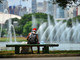 A tarde desta terça-feira de Natal começou com sol e calor em toda a cidade de São Paulo 