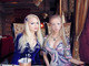 <br>Você se lembra da barbie humana ucraniana, Valeria Lukyanova, não lembra? Se você não lembra, clique aqui e relembre. A gente descobriu que Lukyanova tem uma irmã. Nesta foto, as duas estão juntas. Lukyanova é a da direita e sua irmã, Olga Oleynik, é a da esquerda<br><br>