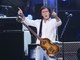 O ex-Beatle Paul McCartney cobra um cachê de U$ 4
milhões por show. Se a cotação do dólar estiver em R$ 2, você pode trazer Paul
para tocar 28 vezes na sua casa e ainda sobram alguns trocados para tomar umas
cervejas inglesas com ele 