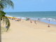 A praia de Piedade, no Recife (PE), parece ser, até o momento, a melhor opção para quem deseja aproveitar o calor em um lugar tranquilo. Havia espaço suficiente para relaxar na faixa de areia e também no mar