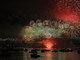 De dentro de barcos, australianos e estrangeiros observaram os fogos