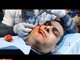 Ele também quis fazer uma escarificação no rosto. Escarificação é uma espécie de tatuagem que se faz com cicatrizes. Para isso, é preciso que o profissional responsável (você precisa se certificar que ele é profissional MESMO) praticamente abre um rombo na sua cara