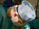 <b>O procedimento é doloroso. Não é verdade.<b> </b></b>Durante a cirurgia é aplicada a anestesia, que evita dor e traz mais conforto ao paciente. A recuperação é rápida, pouco dolorosa, possibilitando que o homem possa retomar suas atividades em um ou dois dias. O resguardo dura de sete a dez dias, e após esse período recomenda-se que o paciente faça testes de reação dolorosa antes de ter relações sexuais