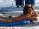 Sendo gata nesse barco, com essa vista, com esse corpo...