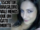 Hilda não gostava de ser chamada de "poetisa". Ela achava que "poetisa" dava uma ideia de fragilidade que não era exatamente o forte dela. No campo "profissão", Hilda sempre foi lá e botou: POETA