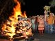 O arraiá tinha todos os aparatos da mais clássica Festa Junina: procissão, trajes e comidas típicos, decoração e procissão noturna em evocação a Santo Antônio, São João e São Pedro. Na festa de 2009 (foto), a procissão terminou na fogueira<br>
