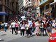 O Carnaval ainda não chegou, mas muita gente já começou a
maratona de compras. Na manhã desse sábado (19), as ruas da região da 25 de Março ficaram lotadas, paulistanos e turistas passaram parte do dia atrás de
fantasias e adereços para aproveitar o feriado<br>
