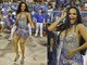 Mesmo ainda sem barriga, a musa da Portela sambou sempre carinhosa com o ventre