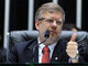 Em abril, mês em que o parlamentar petista mais gastou em 2012, foram usados R$ 54,5 mil. Deste total, R$ 39,9 mil foram destinados à divulgação da atividade parlamentar, outros R$ 6.000 para a conta de telefone e R$ 5.500 para a alugar carros