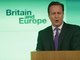 O primeiro-ministro britânico, David Cameron, prometeu em Londres organizar um referendo sobre a permanência do Reino Unido dentro da União Europeia antes do fim de 2017, em seu esperado discurso sobre a Europa nesta quarta-feira (23) em Londres. <b><a href="http://noticias.r7.com/internacional/primeiro-ministro-britanico-promete-referendo-sobre-permanencia-na-uniao-europeia-antes-do-fim-de-2017-23012013">Saiba mais&nbsp;</a></b>