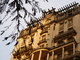 Edifício Sampaio Moreira, construção de 1924 localizada na rua Líbero Badaró e que leva o nome de José de Sampaio Moreira, comerciante e banqueiro falecido em 1943. O prédio é tombado pelo Compresp (Conselho Municipal de Preservação do Patrimônio Histórico de São Paulo). Atualmente, está desocupado e passa por restauração