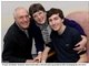 

O britânico Alistair Summers, 19 anos,
foi derrubado por uma gripe forte que o deixou de cama. Mas quando acordou na
manhã seguinte, ficou horrorizado e assustado ao descobrir que ele havia<a href="http://noticias.r7.com/saude/jovem-vai-para-a-cama-gripado-e-acorda-paralisado-26012013">
perdido força em suas pernas. </a>E, dali até o fim do dia, ele passou a perder
todos os movimentos do pescoço para baixo. Hoje, ele vem apresentando melhora,
mas ainda não sabe quando voltará ao normal

