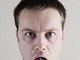 Não são apenas os homens com <a href="http://noticias.r7.com/saude/disfuncao-eretil-conheca-essa-e-outras-complicacoes-associadas-ao-diabetes-14112012">problemas de ereção </a>— geralmente causado pelo envelhecimento, diabetes, hipertensão e problemas psicológicos — que recorrem ao estimulantes sexuais. Muitos jovens acreditam que o medicamento, por exemplo o Viagra, faz milagres. No entanto, a droga atua como um vasodilatador que provoca apenas a ereção masculina