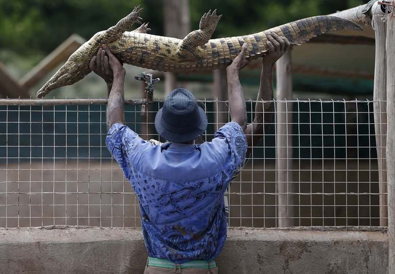 Mike Hutchings/Reuters
