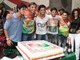 Beto Simas, pai de Felipe e Rodrigo e padrastro de Bruno, estava com a família para curtir o bolo com samba