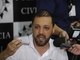 
	O delegado regional da Polícia Civil em 
Santa Maria, Marcelo Arigony, coordena as investigações sobre a 
tragédia. Pelo menos 20 pessoas já foram interrogadas pelos policiais do município<br><br>Leia mais: <a href="http://noticias.r7.com/cidades/fotos/vitimas-da-tragedia-em-santa-maria-boa-parte-era-jovem-e-estudante-28012013">Boa parte das vítimas era jovem e estudante</a><br>