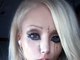 Acha que ela chora pelo Ken? Que nada... Valeria Lukyanova diz que não é mais capaz de chorar, mas esta é uma exceção. Toda vez que ela visita o México, a altitude faz com que seus olhos lacrimejem sem parar. Como toda a mulher, o que ela faz quando ela vê o efeito das lágrimas em sua maquiagem? Claro: tira fotos do resultado!
