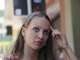A fotógrafa <a href="http://noticias.r7.com/cidades/a-gente-nao-consegue-nem-se-sentir-feliz-por-ter-sobrevivido-nbspdiz-fotografa-que-estava-em-boate-29012013">Mariana Magalhães</a>, de 24 anos, estuda relações públicas na UFSM e trabalhava naquela noite. Ela disse que conseguiu escapar porque logo que viu o fogo saiu correndo com outros amigos. Ainda de acordo com Mariana, o grupo não foi barrado porque saiu pela porta de entrada&nbsp;
