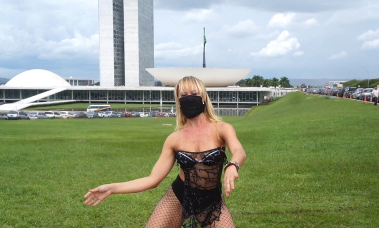 A MC Bandida será concorrente de Denise Rocha (PHS) na disputa por uma vaga de deputada distrital na capital federal. Assim como a rival nas urnas, ela não declarou bens