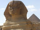A Esfinge de Gizé, grande estátua de pedra metade homem, metade leão, é uma das
maiores obras esculpidas em uma única pedra em todo o planeta. Acredita-se que a esfinge tenha sido construída entre 2520 e 2494 a.C