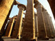 

Os monumentos de Karnak, à margem direita do Nilo, no Alto
Egito, próximo a Luxor, integram o sítio histórico de Tebas. Poucos locais do
Egito são tão impressionantes como os monumentos de Karnak, que contam com obeliscos, colunas e estátuas
da região 

