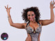 Outro truque de beleza da rainha de bateria é misturar pó iluminador com óleo corporal para retocar o bronzeado. “Fica lindo”, garante<br><br><b><a href="http://videos.r7.com/cris-cuozzo-mostra-toda-sua-beleza-em-ensaio-sensual-exclusivo-para-o-r-7/idmedia/5110414892bb4995fbea08b4.html">Gostou das fotos? Então confira o making of das fotos</a></b><br>