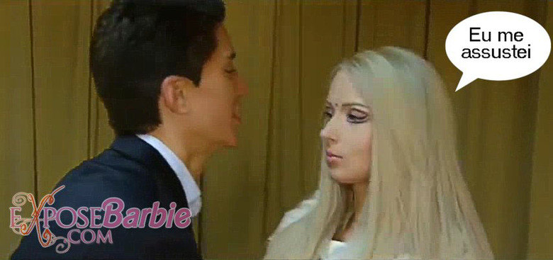 Ela alfinetou o Ken dizendo que ele exagerou nos implantes labiais. depois do programa, Justin criticou Lukyanova, dizendo que ela era meio travada. Lukyanova respondeu que ela é naturalmente séria e não travada.