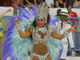 Raíssa, ao lado da modelo
Viviane Araujo, reina como veterana no Carnaval do Rio. Mas, no quesito
“campeã”, a estudante de jornalismo sai na frente com os seis títulos
conquistados pela Beija-Flor nos últimos dez anos. Em 2011, a azul e branco conquistou o título com uma homenagem ao rei Roberto Carlos
