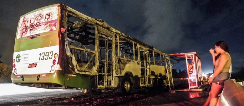ataque ônibus incendiado florianópolis sc santa catarina