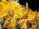Com o tema <i>Beth Carvalho. A Madrinha do Samba</i>, mais de 3.000 componentes passaram pela avenida até o fim do desfile.&nbsp;Para homenagear a artista, os carros alegóricos trouxeram ainda referência a importantes sambistas e ao Morro da Mangueira, onde a cantora conheceu pessoas importantes<br>
